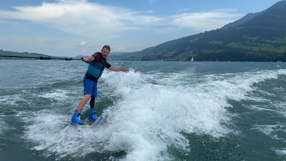 Wakeboarden mit Beinprothese