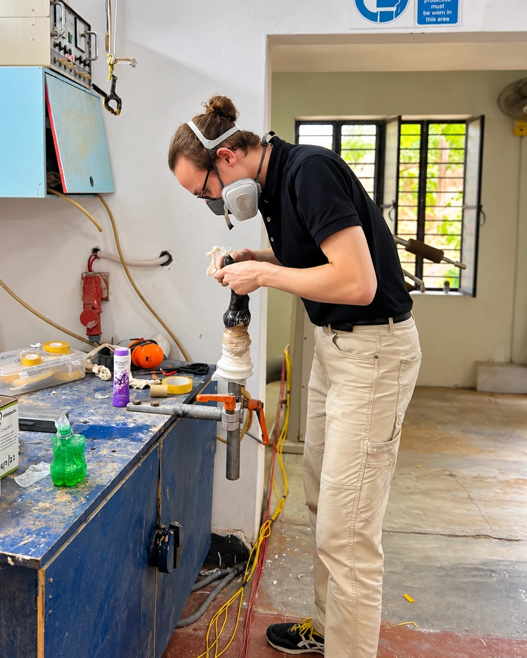 Präzise Handarbeit in der Werkstatt